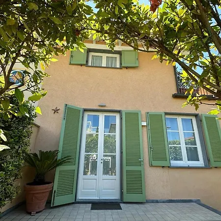 La Casa Di Elena Versilia - Two Apartment Marina di Pietrasanta