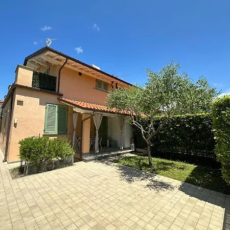 La Casa Di Elena Versilia - Two Apartment
